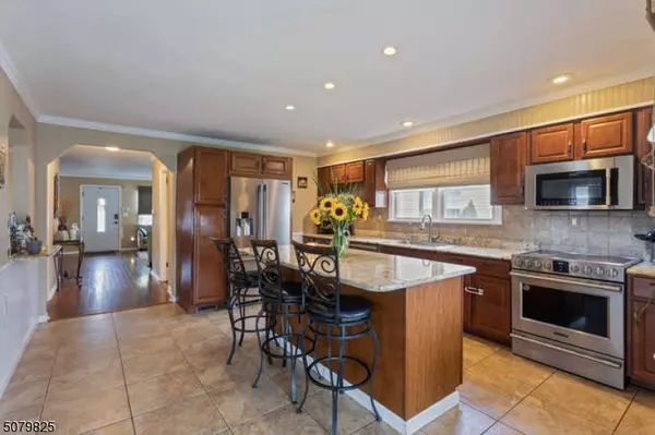 202 Demorest Ave, Woodbridge Twp., NJ 07001