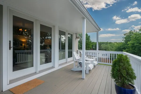 327 Longview Acres Ct, Hampton Twp., NJ 07860