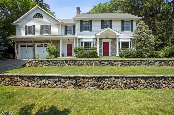 29 Pine Ter East, Millburn Twp., NJ 07078