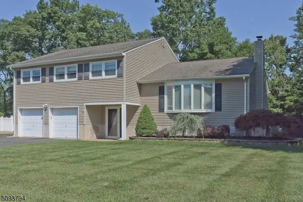 28 Toby Dr, Roxbury Twp., NJ 07876