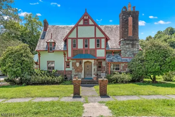 34 Harvard St, Dover Town, NJ 07801