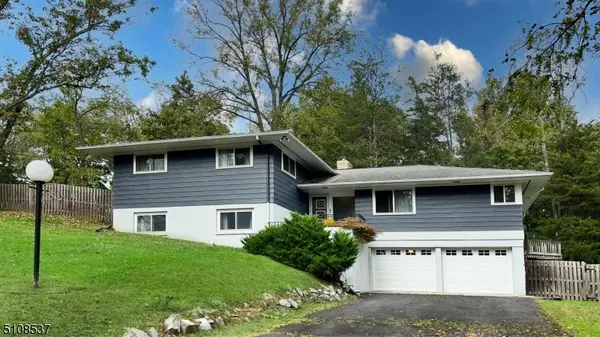 16 Deer Path, Holland Twp., NJ 08848