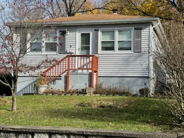 9 Berkshire Ave, Dover Town, NJ 07801