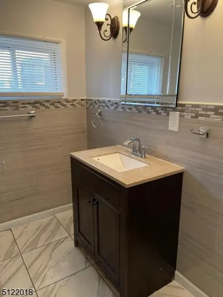 61 Lexington Ave, Jersey City, NJ 07304