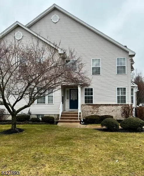 123 Jared Dr, North Brunswick Twp., NJ 08902