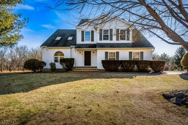 52 Zeller Dr, Franklin Twp., NJ 08873