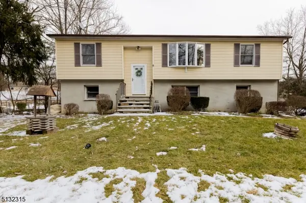 8 Ivy Pl, Vernon Twp., NJ 07418