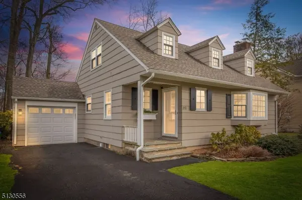 232 Evergreen Ct, Mountainside Boro, NJ 07092