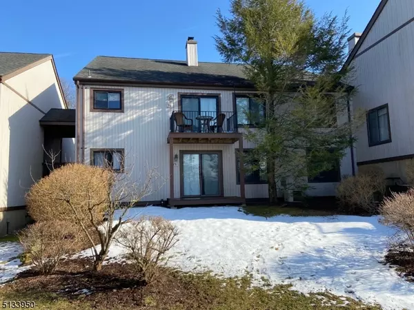 575 Dell Pl #75, Stanhope Boro, NJ 07874