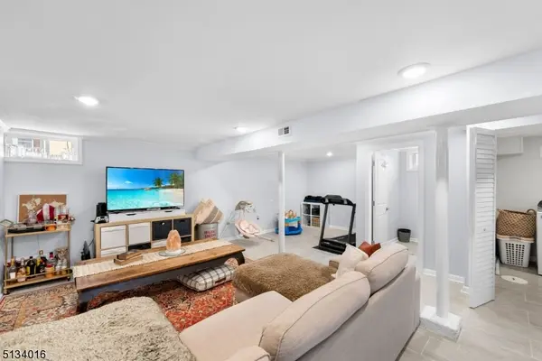 457 Brooklawn Ave, Roselle Boro, NJ 07203