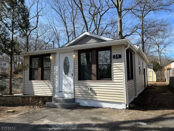 25 Cornell Way, Hopatcong Boro, NJ 07843