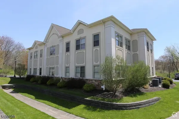 172 Washington Valley Rd, Warren Twp., NJ 07059