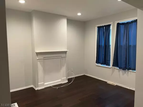 11 Centerway, East Orange City, NJ 07017