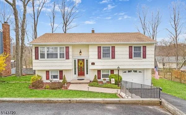 159 Marne Rd, Hopatcong Boro, NJ 07843