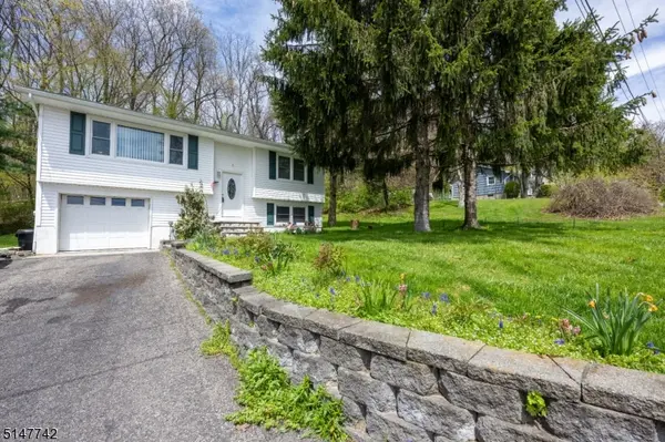 5 Monroe Ave, Vernon Twp., NJ 07462