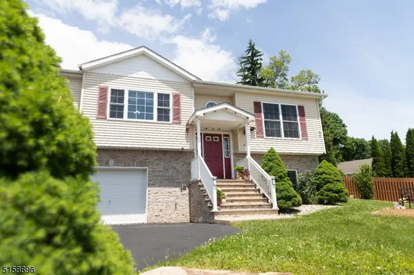 21 Shore Rd, Hopatcong Boro, NJ 07843