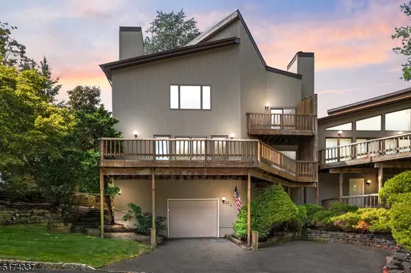 Watchung Boro, NJ 07069,33 Stonegate Dr