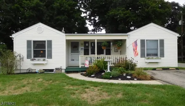 226 Ashley Ave, Hackettstown Town, NJ 07840