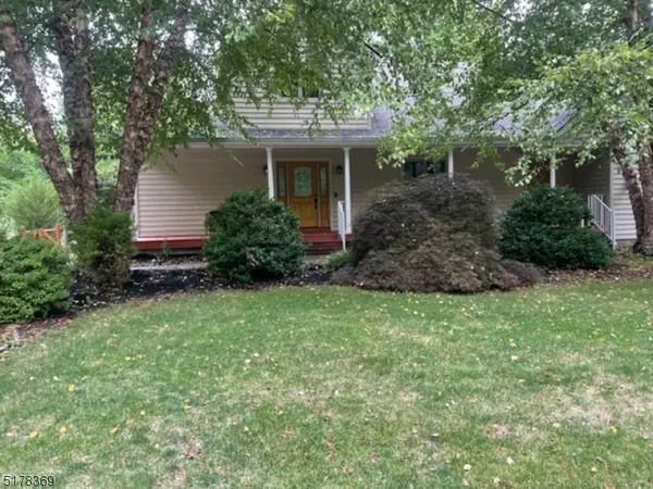 82 Quaker Church Rd, Randolph Twp., NJ 07869