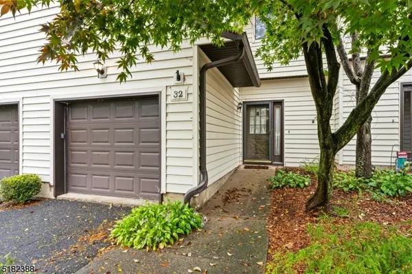 32 Cardinal Ln #3, Hampton Twp., NJ 07860