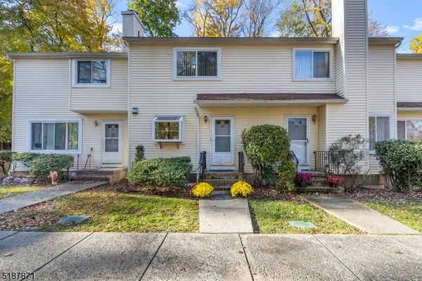 22 Woodland Dr, Roselle Boro, NJ 07203