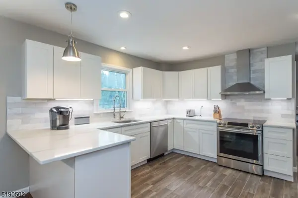 11 Woodlawn Dr, Andover Twp., NJ 07821