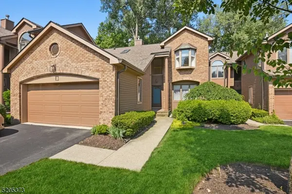 77 Lakeview Dr, Old Tappan Boro, NJ 07675