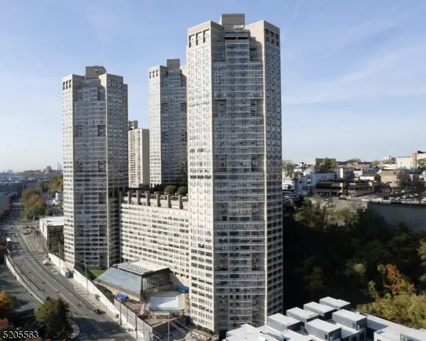 7000 Blvd #38A, Guttenberg Town, NJ 07093