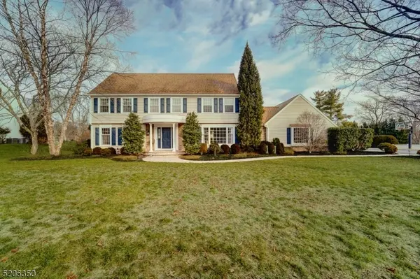 18 Arrowhead Dr, Branchburg Twp., NJ 08853