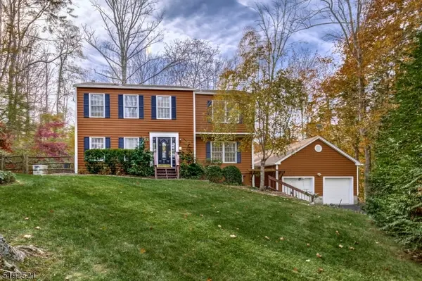 90 W Main St, Mendham Boro, NJ 07945