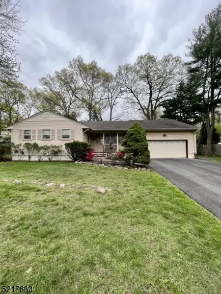 42 Laguna Dr, Wayne Twp., NJ 07470