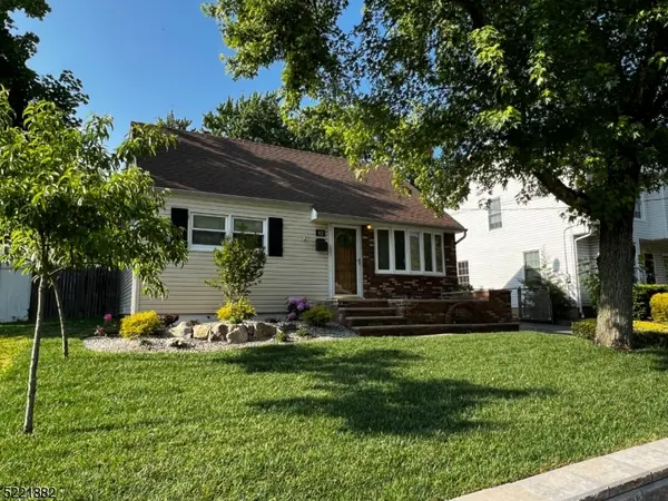 42 Pergola Ave, Jamesburg Boro, NJ 08831