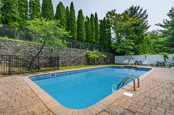 717 Oak St, Boonton Town, NJ 07005