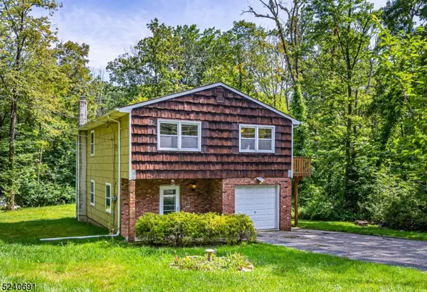 9 Wills Ave, Hopatcong Boro, NJ 07874