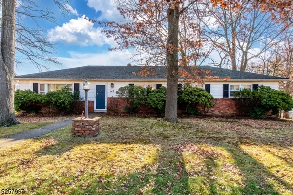 140 Crosby Ave, Totowa Boro, NJ 07512