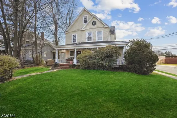 32 Academy Rd, Caldwell Boro Twp., NJ 07006