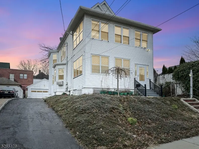 69 Elliott Pl, Rutherford Boro, NJ 07070