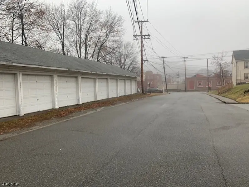 3 Hillside Terrace #3, Newton Town, NJ 07860