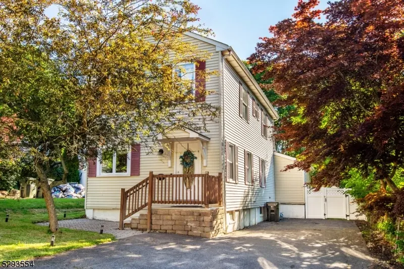 24 Woodsedge Ave, Mount Olive Twp., NJ 07828