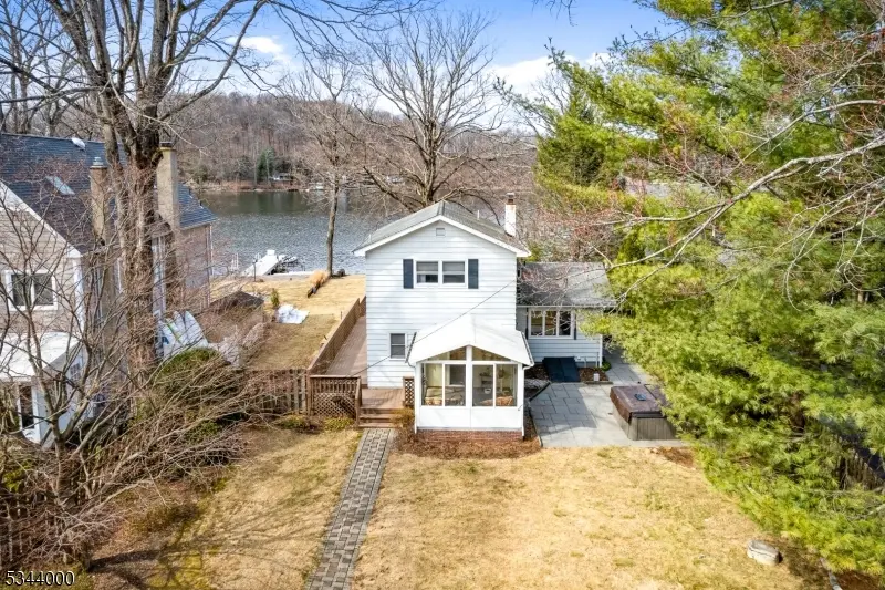 31 Silver Springs Dr, Roxbury Twp., NJ 07850