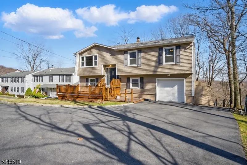 179 W Lake Shore Dr, Rockaway Twp., NJ 07866