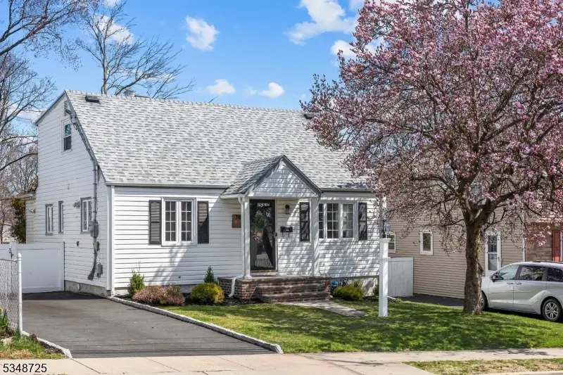 74 Long Hill Dr, Clifton City, NJ 07013