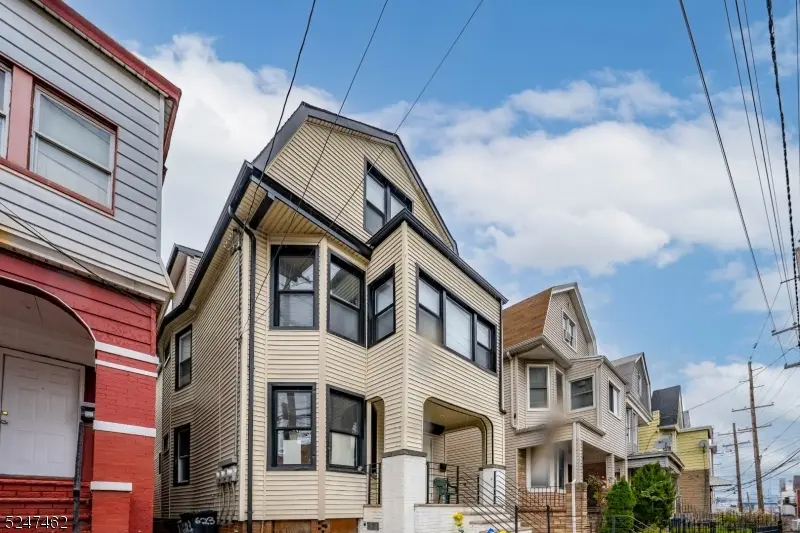 Jersey City, NJ 07305,623 Garfield Ave