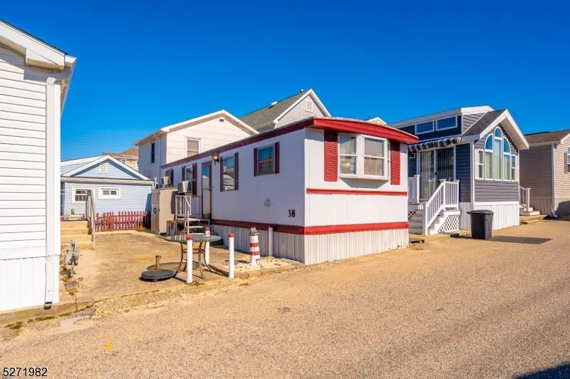 Lavallette Boro, NJ 08735,38 E Brighton Ave