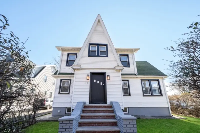 8 Boyden Ave, Maplewood Twp., NJ 07040