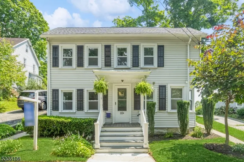 65 Madison St, Newton Town, NJ 07860