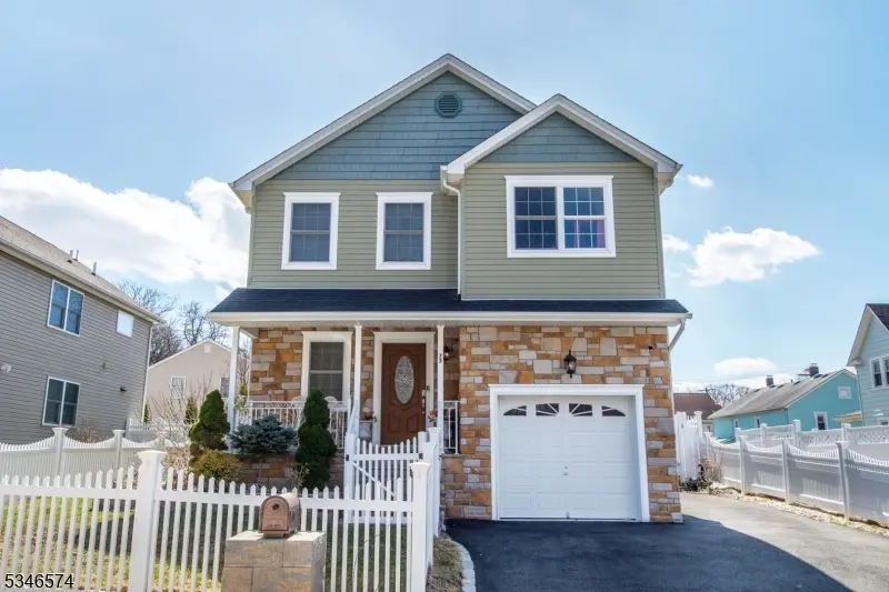 Dover Town, NJ 07801,75 White St