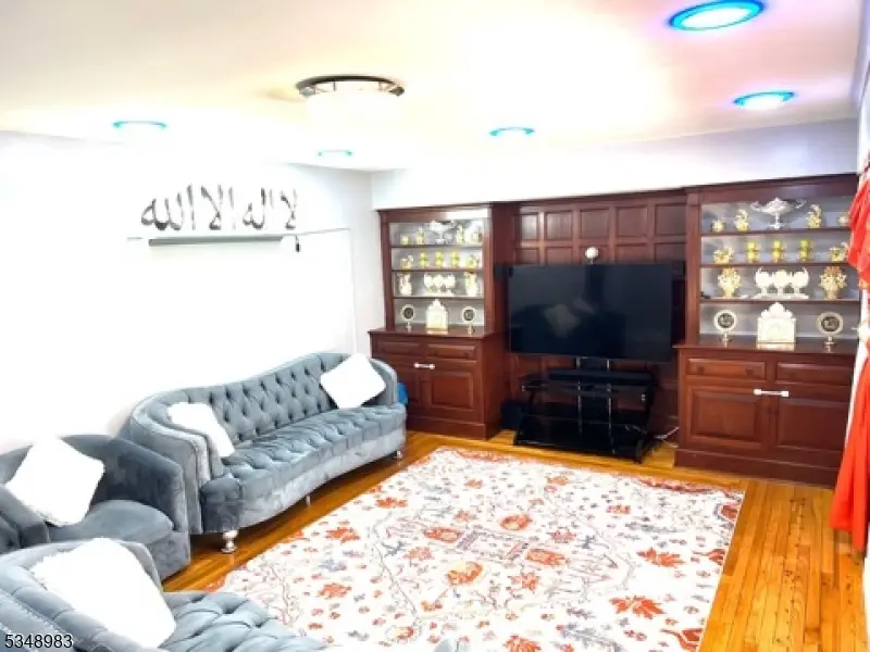 Paterson City, NJ 07502,32 Lenox Ave