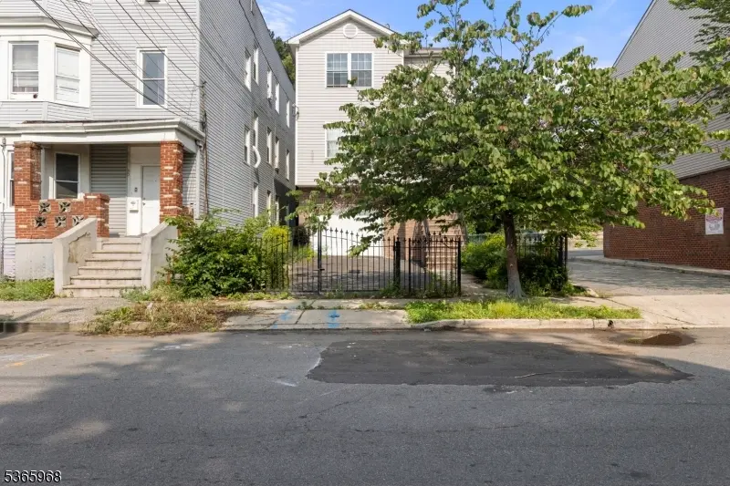 Newark City, NJ 07108,63 Chadwick Ave