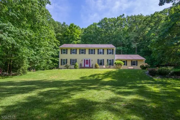 188 Brook Valley Rd, Kinnelon Boro, NJ 07405